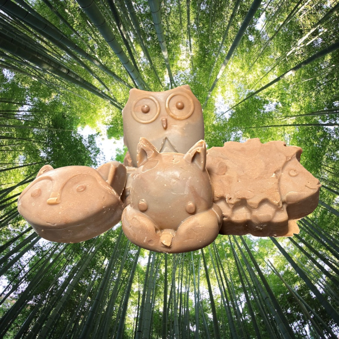 Small forest creatures soap bars, lightly scented with drunken apple fragrance. One fox, one owl, one hedgehog and one chhipmonk.